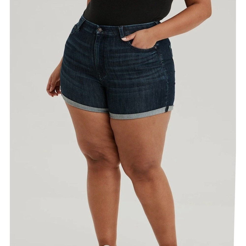 American Eagle Outfitters Tomgirl Bermuda Denim Shorts Dark Wash Size 20 Stretch